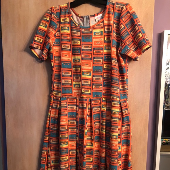 LuLaRoe Dresses & Skirts - LuLaRoe Amelia, XL, EUC